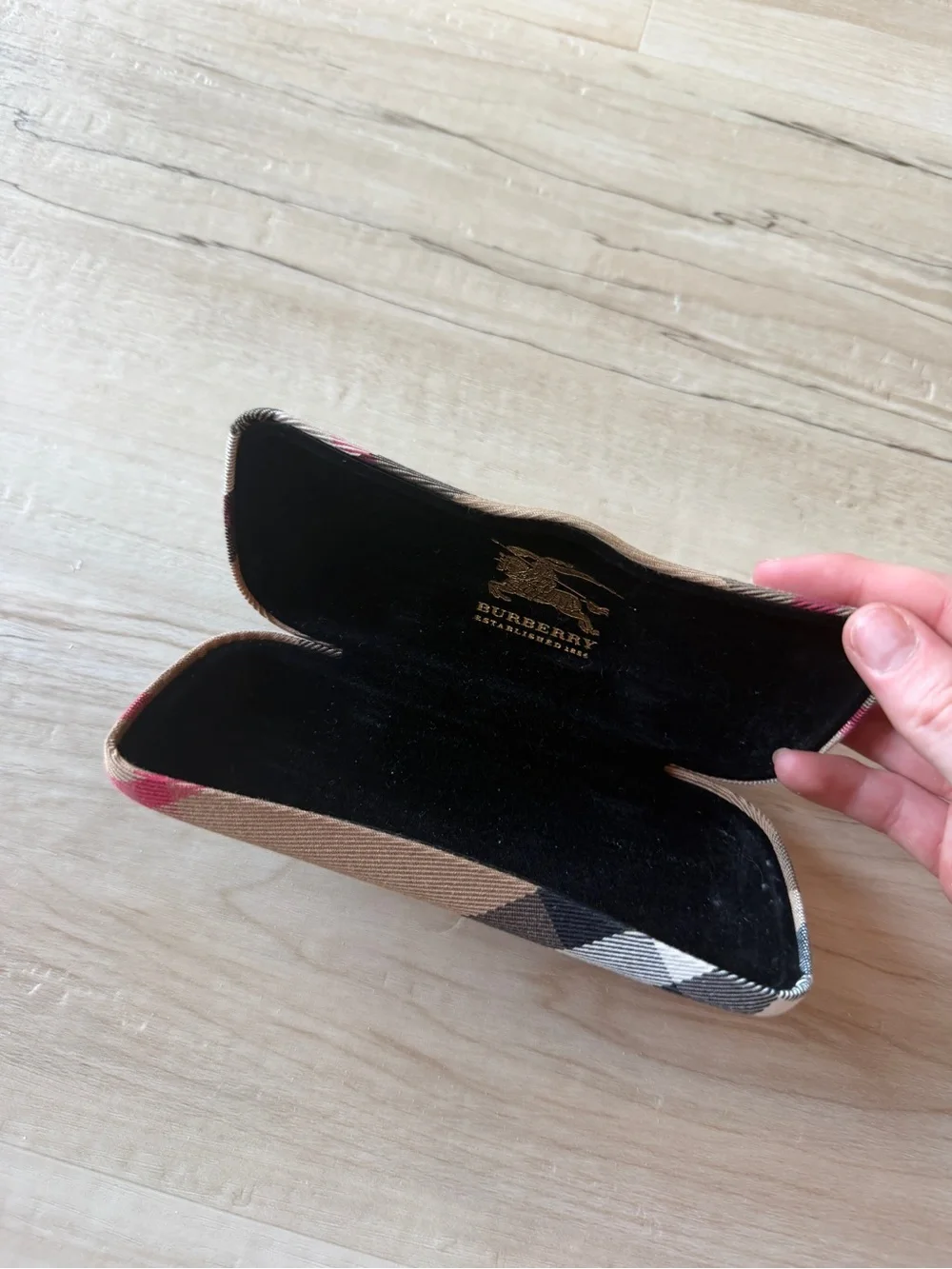 Burberry Plaid Pattern Hard Glasses Case - Beige, Black, Pink